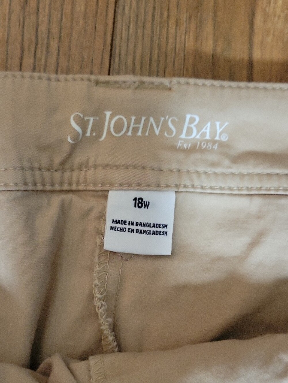 St. John's Bay Beige Women's Skort - Picture 2 of 6